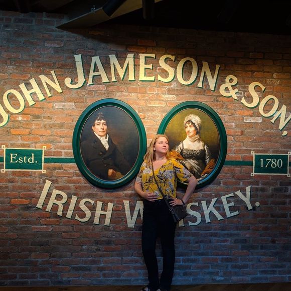 Meet your Posher, Christy - Picture 1 of 1